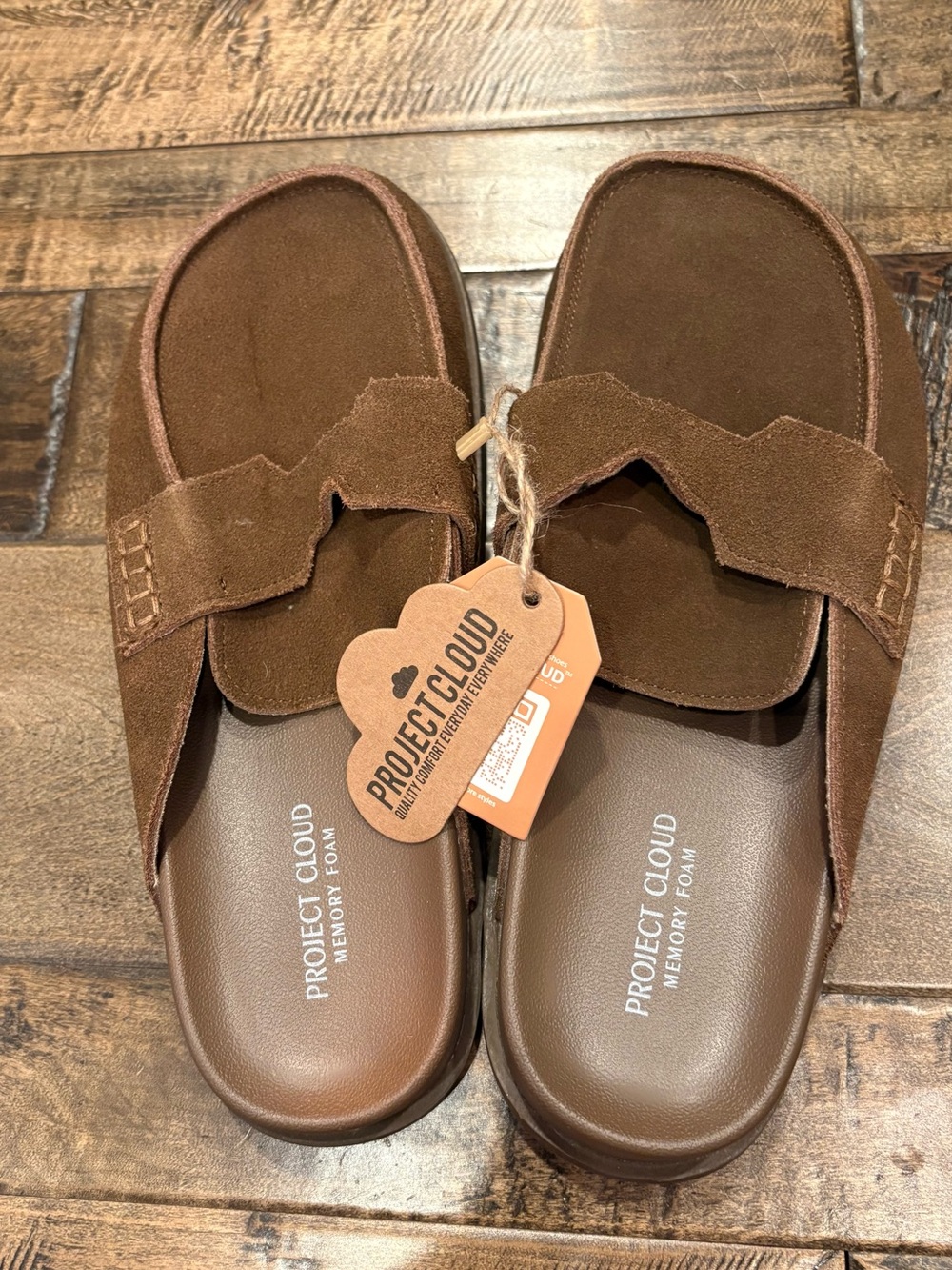 Project Cloud Clogs NWT Size 8.5